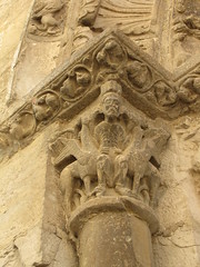 Iglesia de Santa María Magdalena - Capitel en la portada