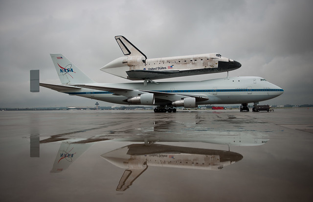 Space Shuttle Discovery Ready For Demate (201204180001HQ)