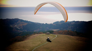 (RM) Paraglinding at Kanpuzan 'Mount of Cold Wind' Oga Peninsula (2010:029)