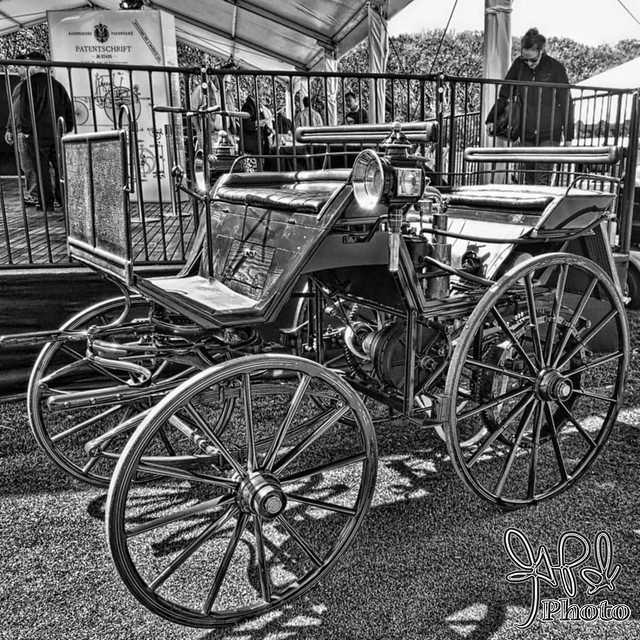1886 Daimler Motor Carriage at Amelia Island 2011