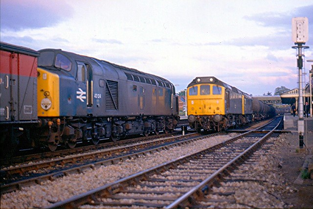 40124 meets 25211 25051 @ Hereford 18.5.83
