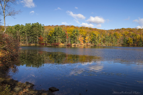 smack53 lakekanawauke harrimanstatepark newyork rocklandcounty water autumn autumncolors fall fallcolors fallseason foliage nikon d3100 nikond3100
