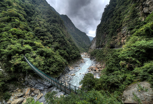mountains green nature rain forest river asia cloudy taiwan canyon gorge wilderness lush tarokogorge