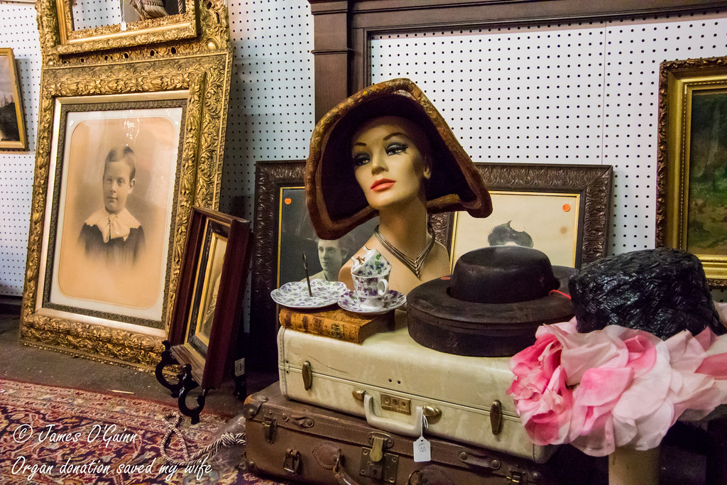 Antique Mall (Junkshop) - Misc - ISO 3200 NR 30 | Quick and … | Flickr