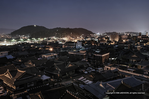 architecture night landscape photography asia korea kr tradition southkorea jeonju middleage 한국 hanok photographersontumblr originalphotographers