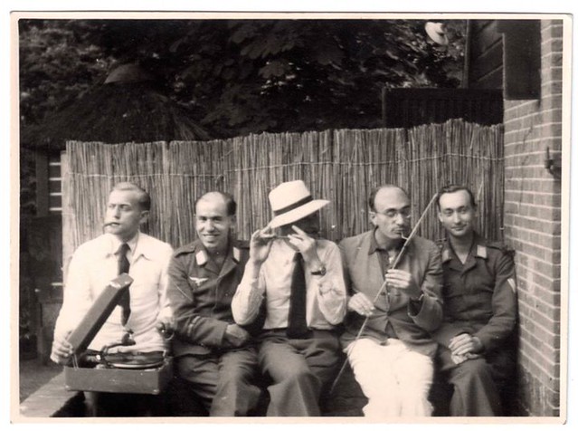 #Dutch resistance workers relaxing with two German soldiers that helped them to hide 80 people for the Nazi's, Blaricum, 1943, The Netherlands [2400x1788] #history #retro #vintage #dh #HistoryPorn http://ift.tt/2fYkDgd