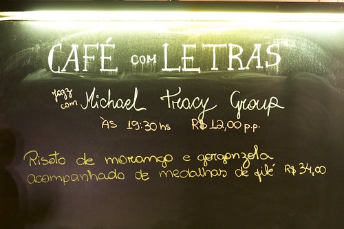 Sign at Cafe? com Letras