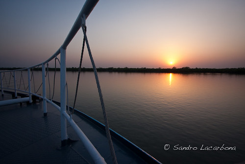 sunset sun river boat honey hunter bangladesh sandro sundarbans tetedechatcom lacarbona