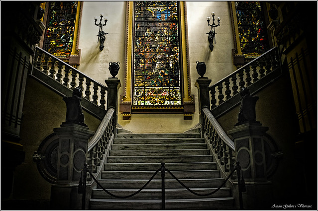 Escala principal Ajuntament Màlaga. - Main staircase of the City Council of Malaga (Andalucia) Spain.