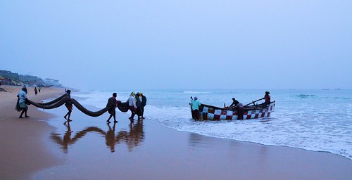 morning sea india dawn boat fishing fishermen candid orissa ganjam bayofbengal boatmen kalinga gopalpuronsea utkala odisha indianlandscapephotography