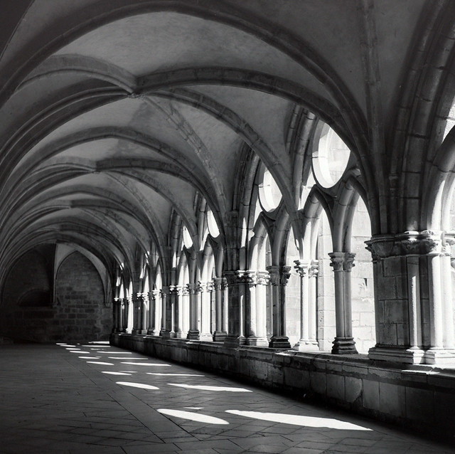 Galerie du cloître de l'abbaye de Noirlac