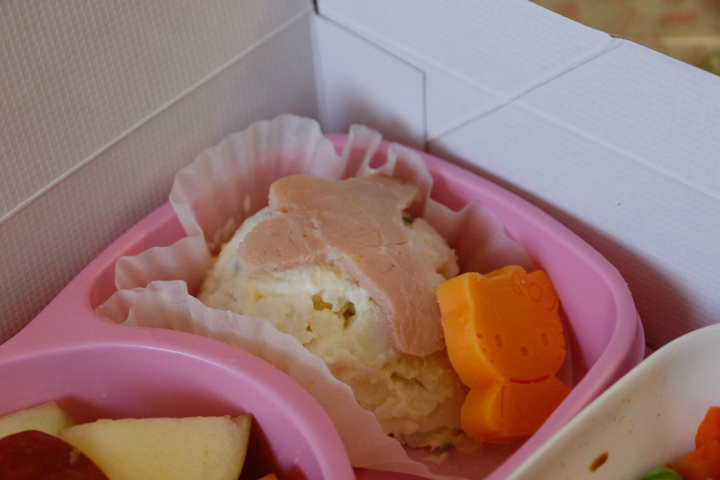 長榮航空 Hello Kitty 兒童餐沙拉