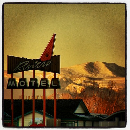 Riviera Motel, East Colfax #denverneon #savethesigns #signgeeks #vintageneon #vintagesigns | by Save The Signs On Colfax
