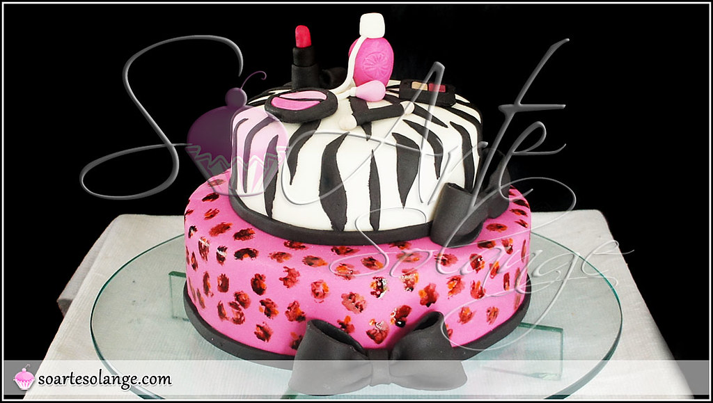Bolos Decorados Maquiagem  Make up cake, Cake, Party cakes