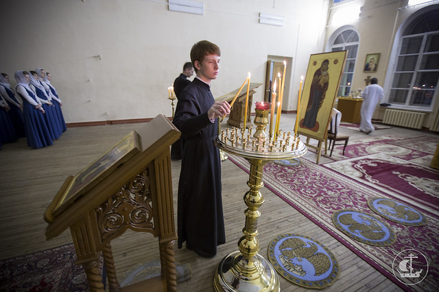 8 декабря 2013, Первая Божественная литургия спустя 95 лет в домовом храме исторического здания СПб Духовной Академии