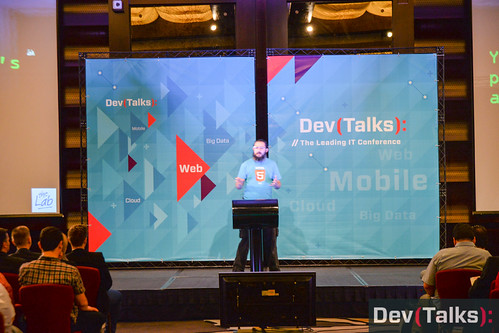 Dev Talks-100 | by www.hipo.ro