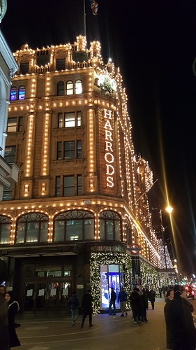Walking around South Kensington | by Wendi F.