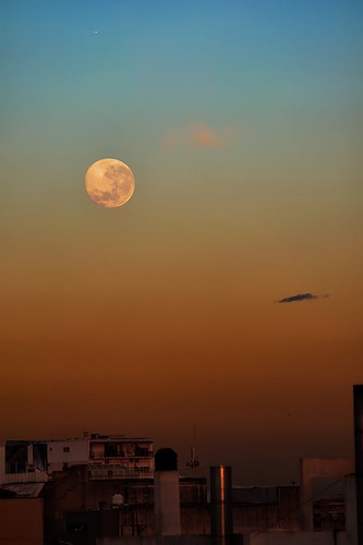 city moon argentina plane sunrise buildings edificios buenosaires ciudad luna amanecer avion