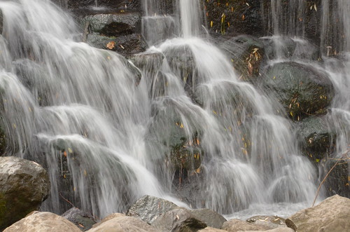 waterfall water milwaukee wisconsin whitnallpark