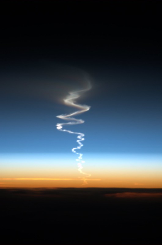 A missile launch seen from space: an unexpected surprise!