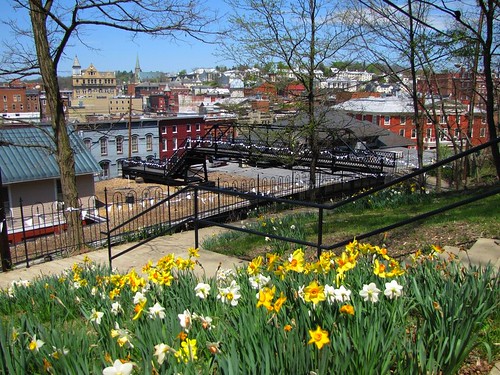 bridge virginia downtown daffodils staunton wilsonpark searshill