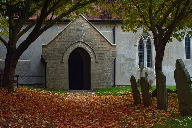 Autumn colours, Brightwell Church Yard