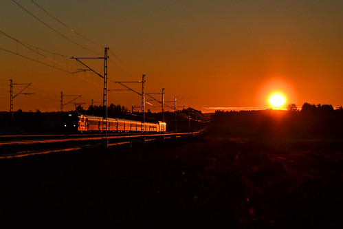 vr sr1 night express train electric locomotive sunrise p272 helsinki kolari summer finland finnishrailways june 2012 nikon d3100