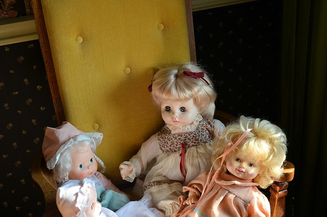 My moms doll collection...