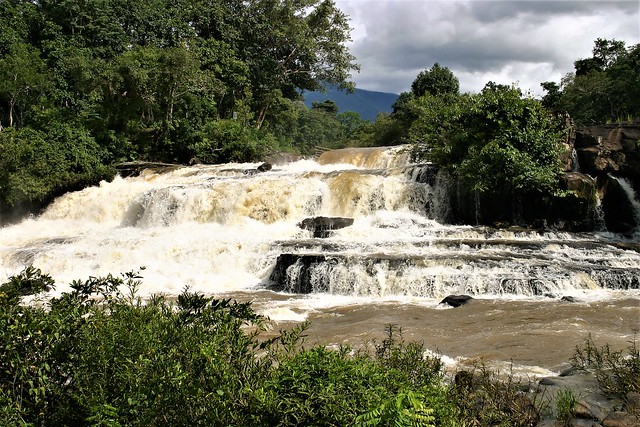 Tat Lo waterfall, Bolaven - Laos