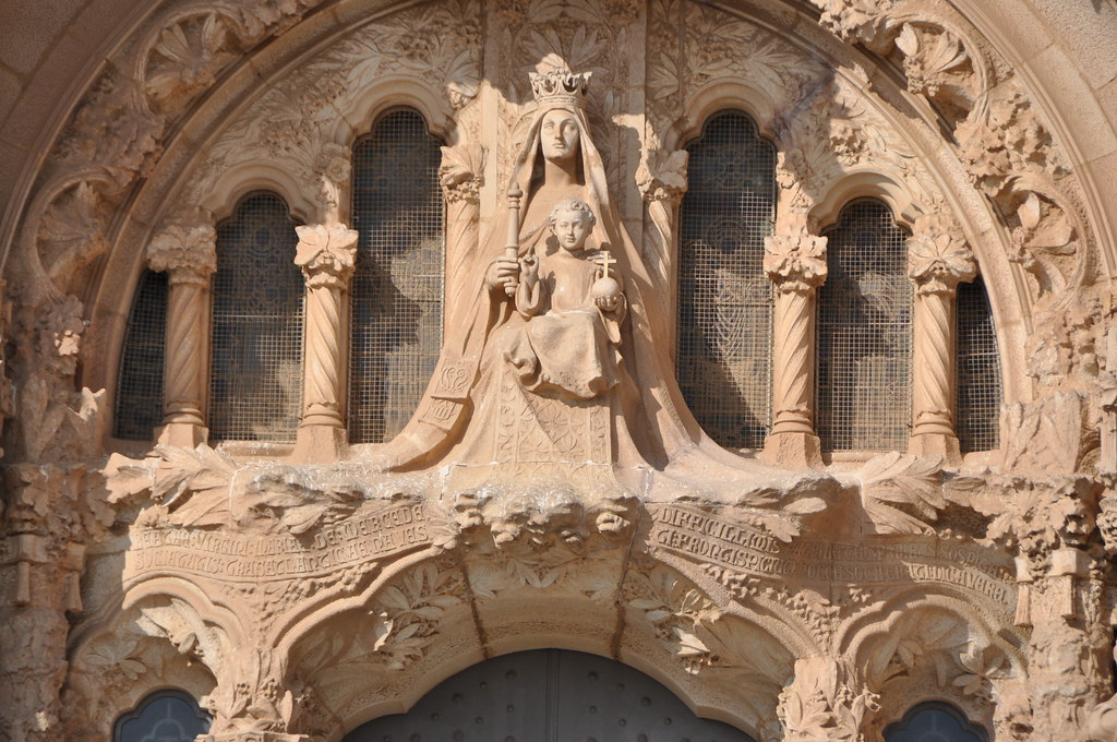 Barcelona (Tibidabo). Basilica of the Sacred Heart of Jesus. Our Lady of Mercy on the portal of the lower church. 1904-1909. Alfons Juyol and Eusebi Arnau, sculptors. Enric Sagnier, architect.