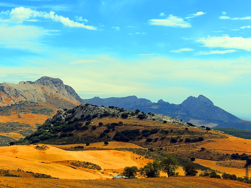 Antequera -El Torcal- (Málaga) by sebastiánaguilar,           El Torcal de Antequera es un paraje natural de 1.171 hectáreas, situado en los términos mu