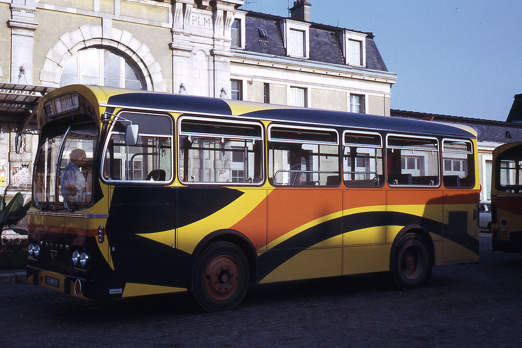 JHM-1973-1707 - France, Auxerre, autobus Saviem SC50