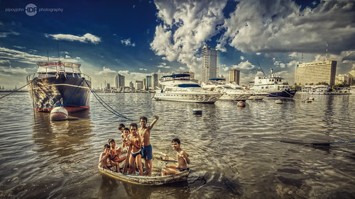 kids children square photography bay harbor philippines manila hdr pipoyjohn
