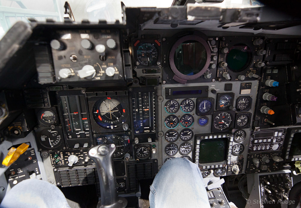 Cockpit F-111 #2