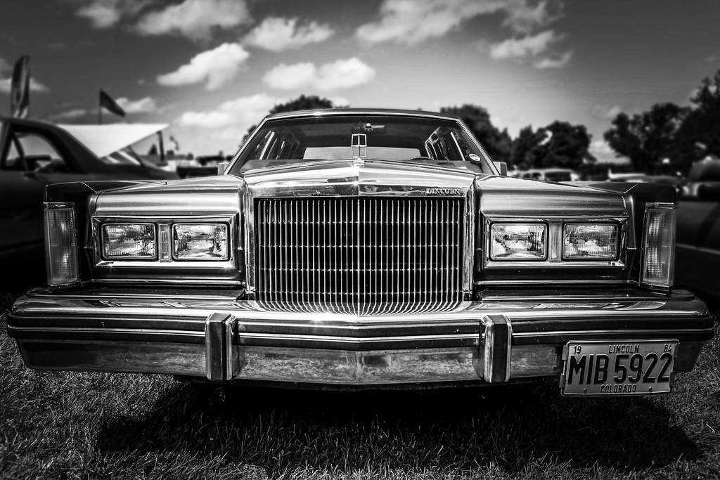 Lincoln Town Car, front detail, c1984