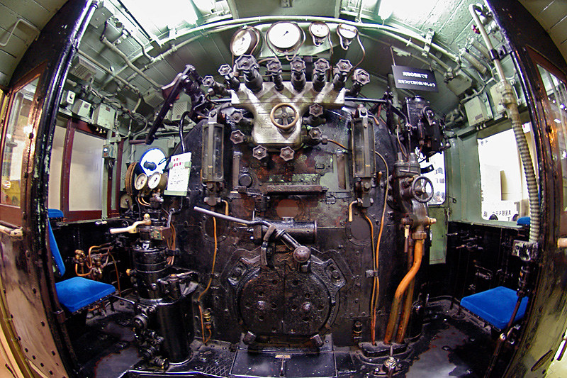 Type D51 freight locomotive motorman's seat | Driver's cab