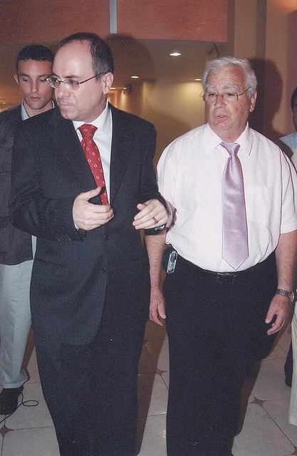 סילבן שלום שר החוץ אזרח כבוד של קרית מוצקין לשנת 2005