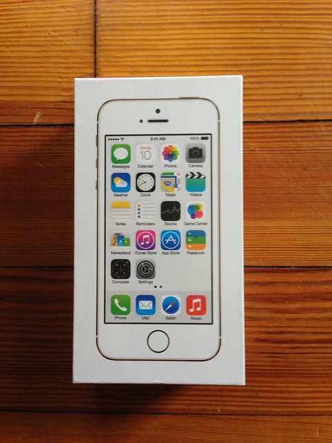 iPhone 5s arrives!
