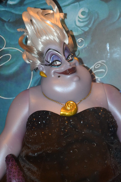 Ursula Limited Edition Doll 1723 / 2000