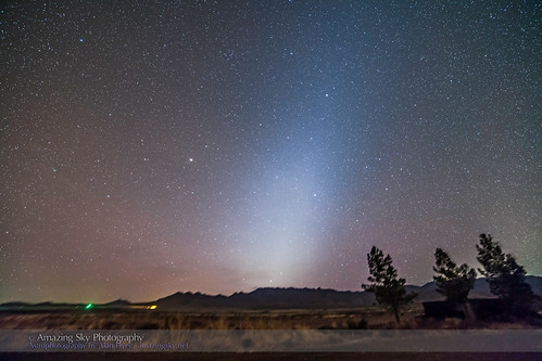 Zodiacal Light at Dawn from New Mexico (Dec 2013)