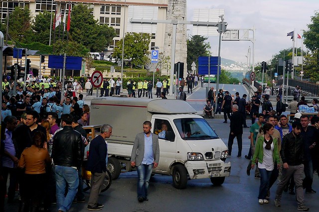 istanbul, police denies access to taksim square