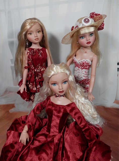 Three Blondes in Red 1