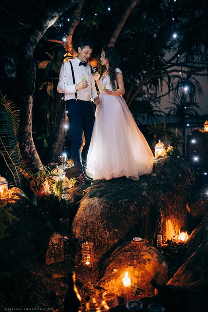Fairytale ceremony at lake