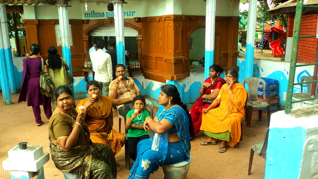 People and icecream @ Trivandrum, Kerala