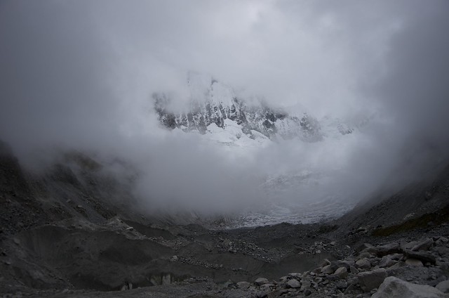 Llaca Glacier and Uqshapallqa / Ocshapalca