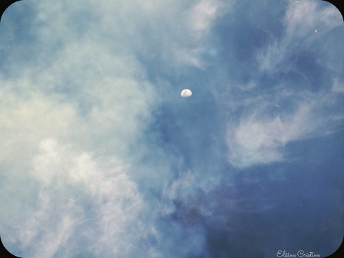 As lentas nuvens fazem sono | by Elâine Cristine