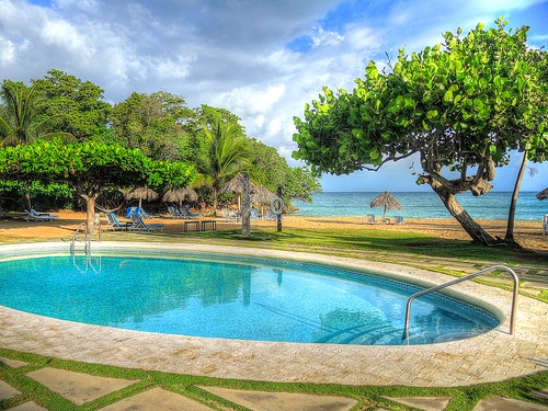 hotel aperture swimmingpool jamaica jamaicainn