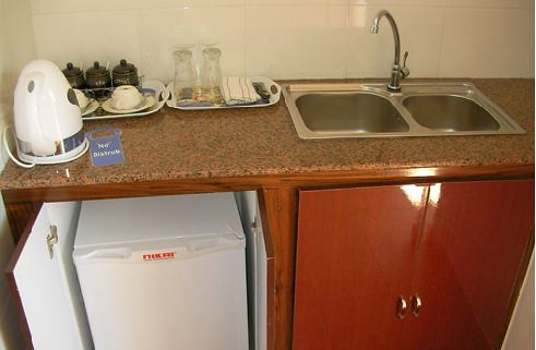 Diver's Lodge minibar