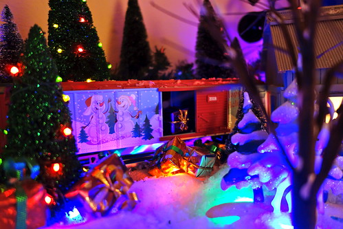 christmas xmas decorations train december scene noel 25 merrychristmas happychristmas christmastrain 2013 marypage maryellenpage
