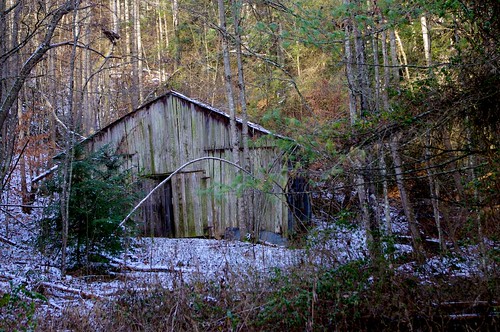 snow abandoned barn abandonedbarn anoq pentaxk5 bigsinkingoilfield